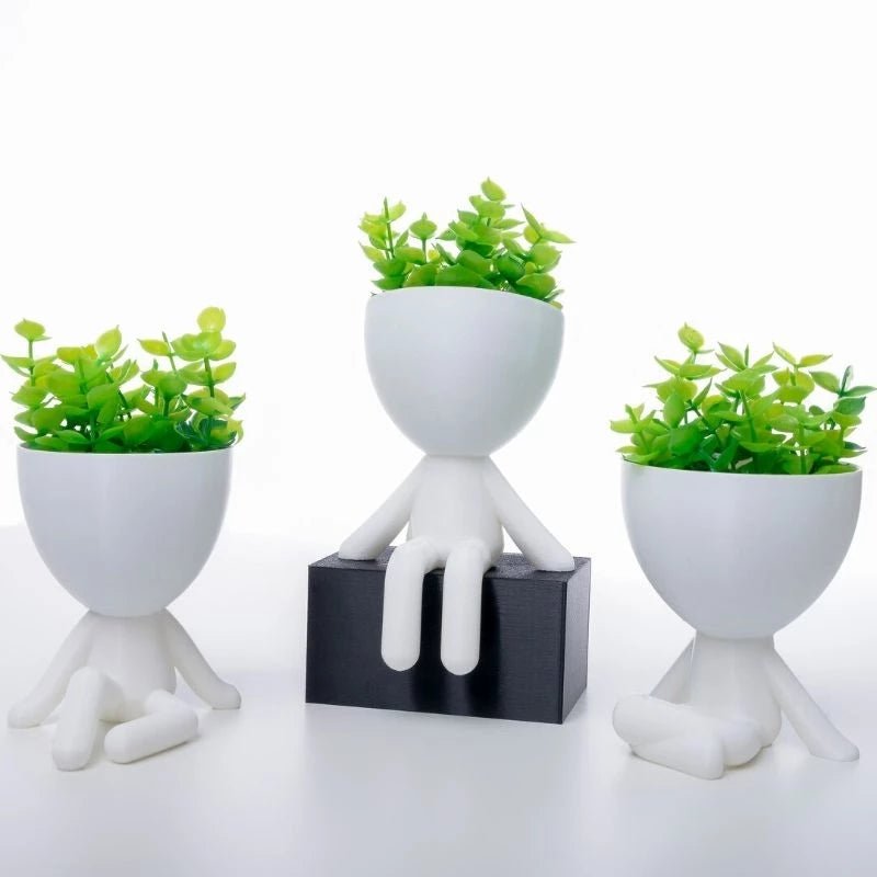 Kit 3 Mini Vasinhos Bob Robert com Flor Artificial – Decoração Criativa e Sustentável