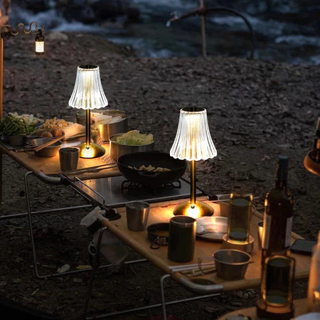 Luminária de Mesa Saia Seda com LED Touch – 3 Cores Bivolt