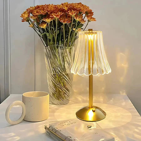 Luminária de Mesa Saia Seda com LED Touch – 3 Cores Bivolt